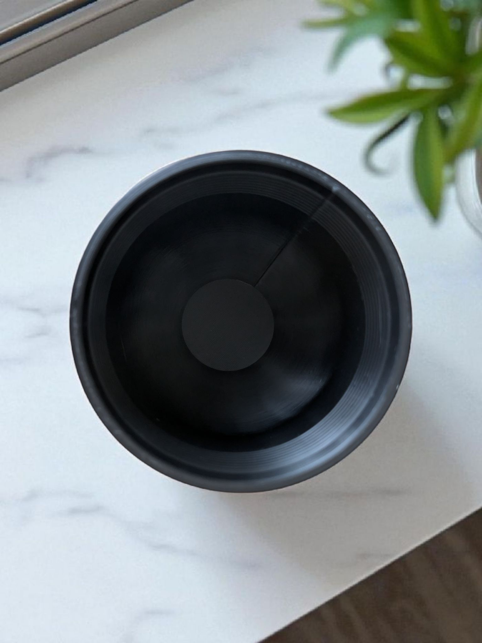 Large utility cup with a decorative touch — view 3