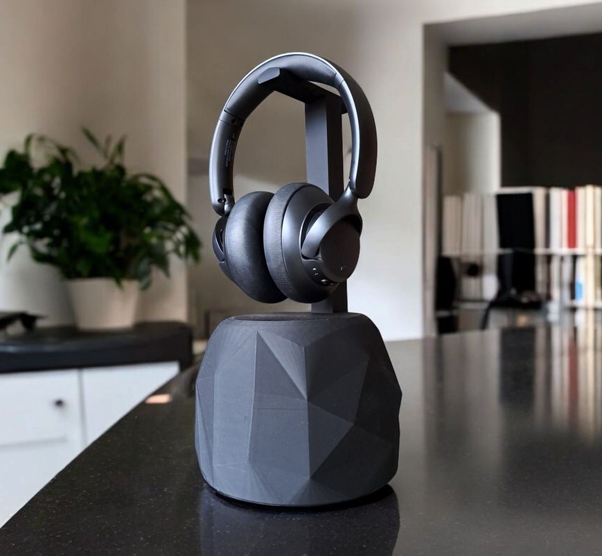 Support imposant pour casque d’écoute low poly