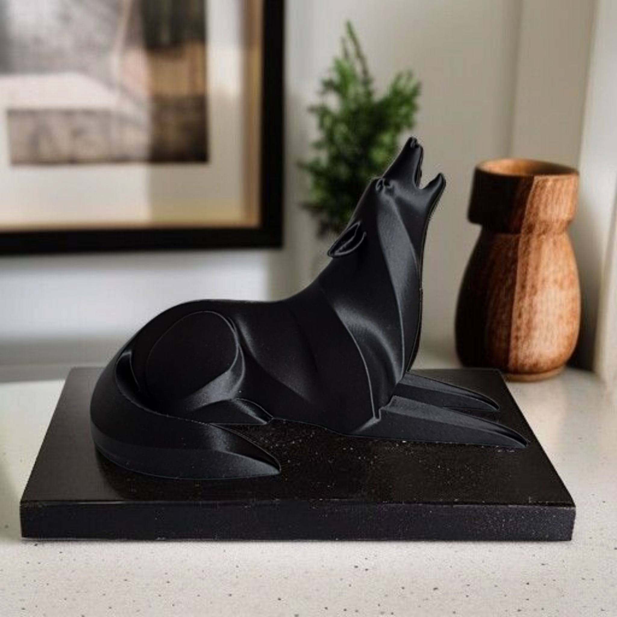 Minimalist lying howling wolf — view 3