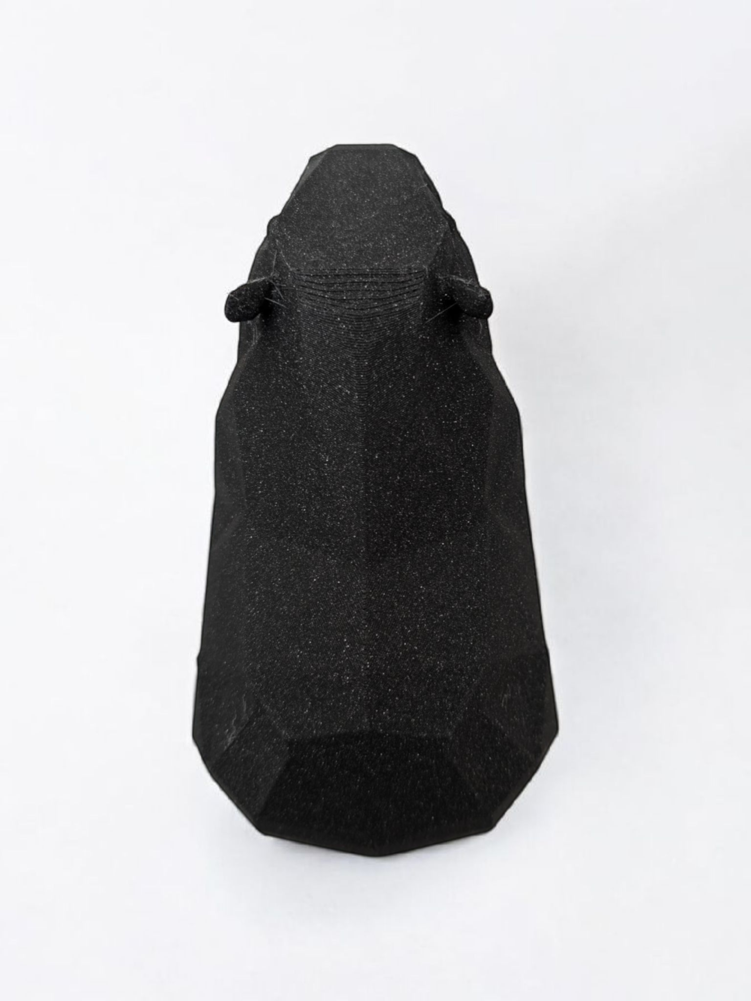 Minimalist low-poly capybara — view 2