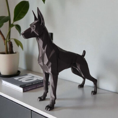 Dobermann low poly en garde