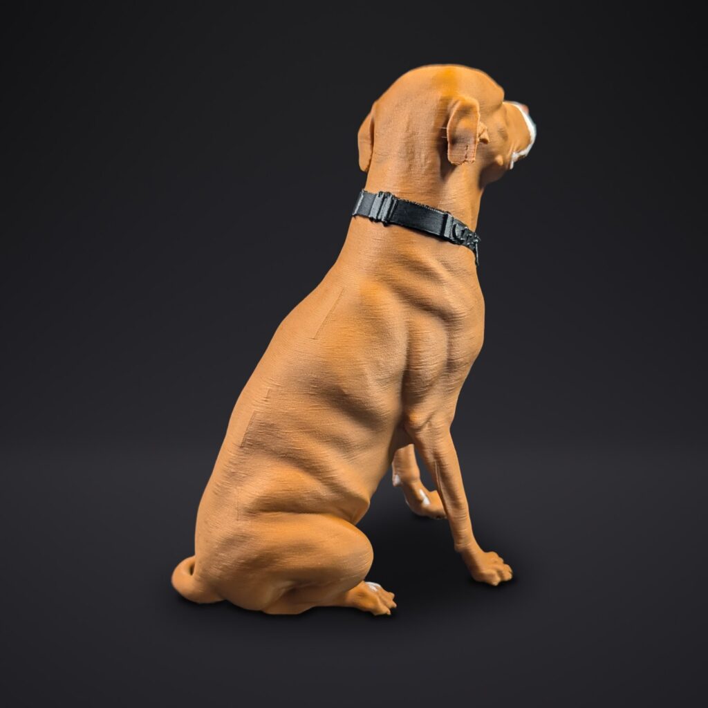 Figurine imprimée, autre angle — projet « Regard fier », Komplice3D