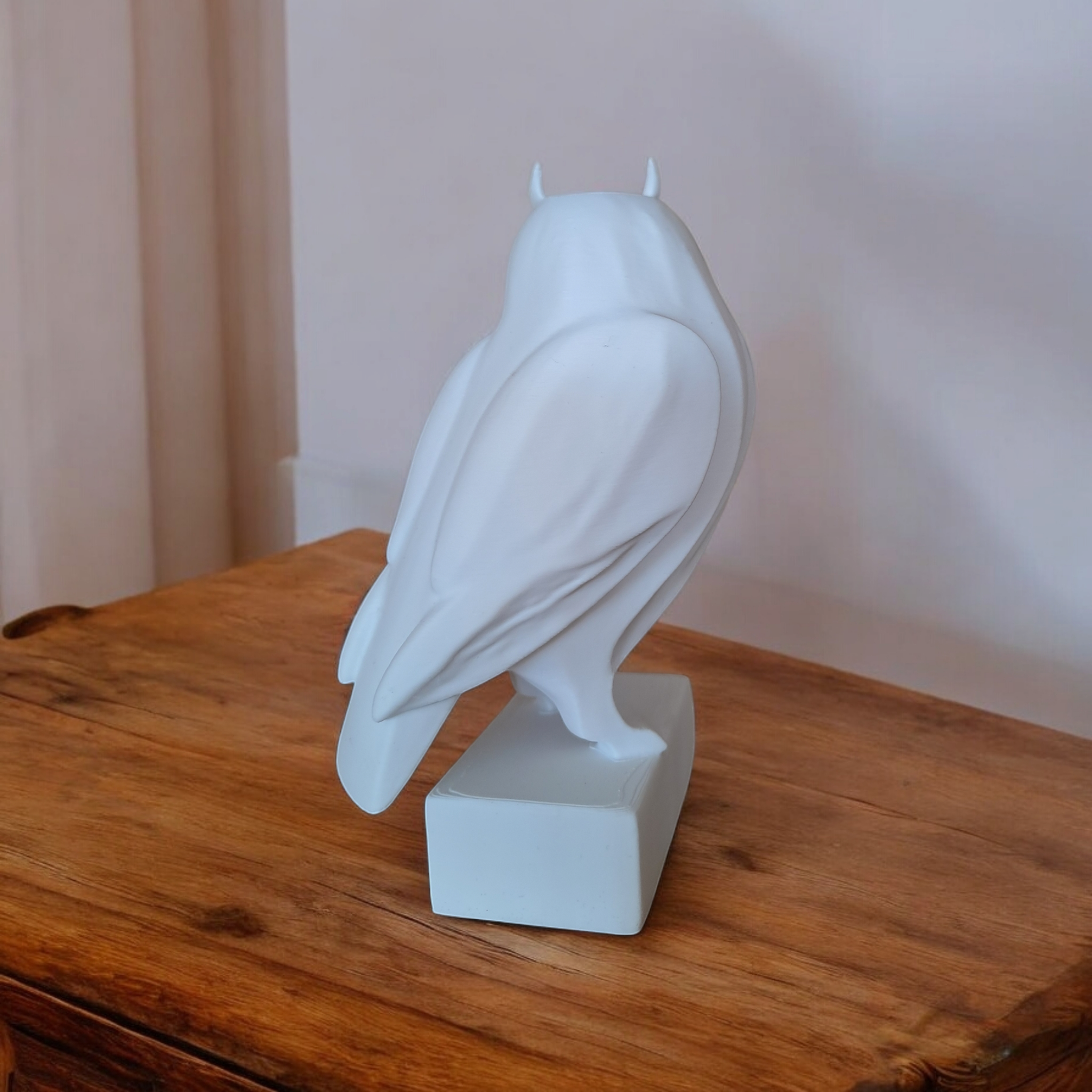 Majestic owl on a base — view 3